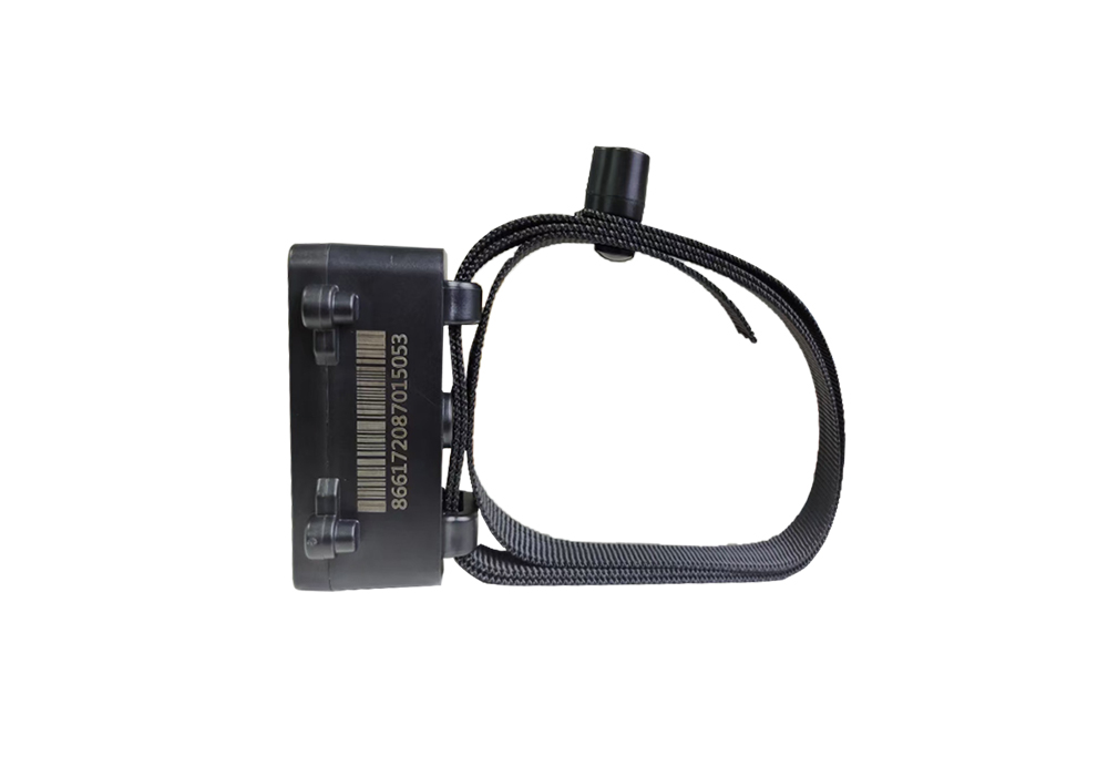 牛羊猎狗4G太阳能可充电北斗GPS定位器LA-T3